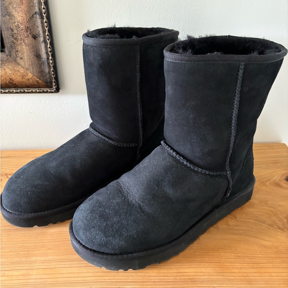 WOMENS UGGS SIZE 8 !Great Condition!